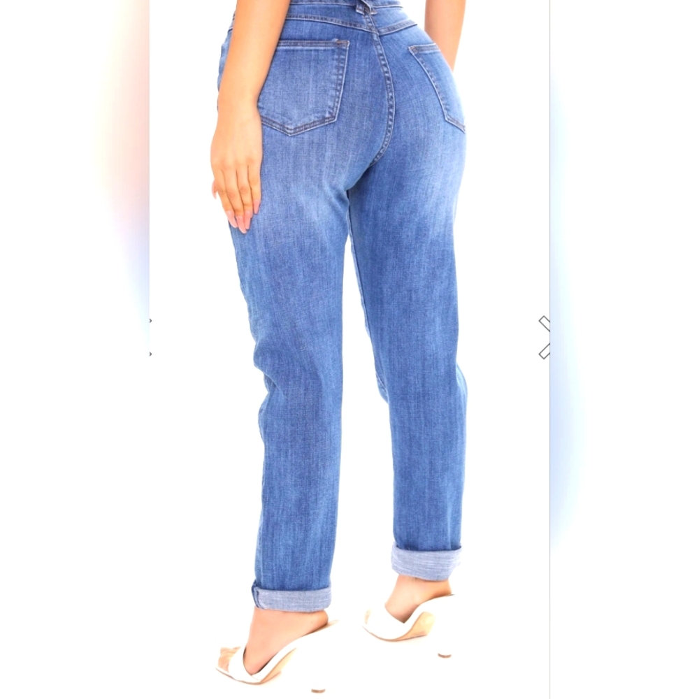 Size 3 Fashion Nova High Rise Mom Jeans